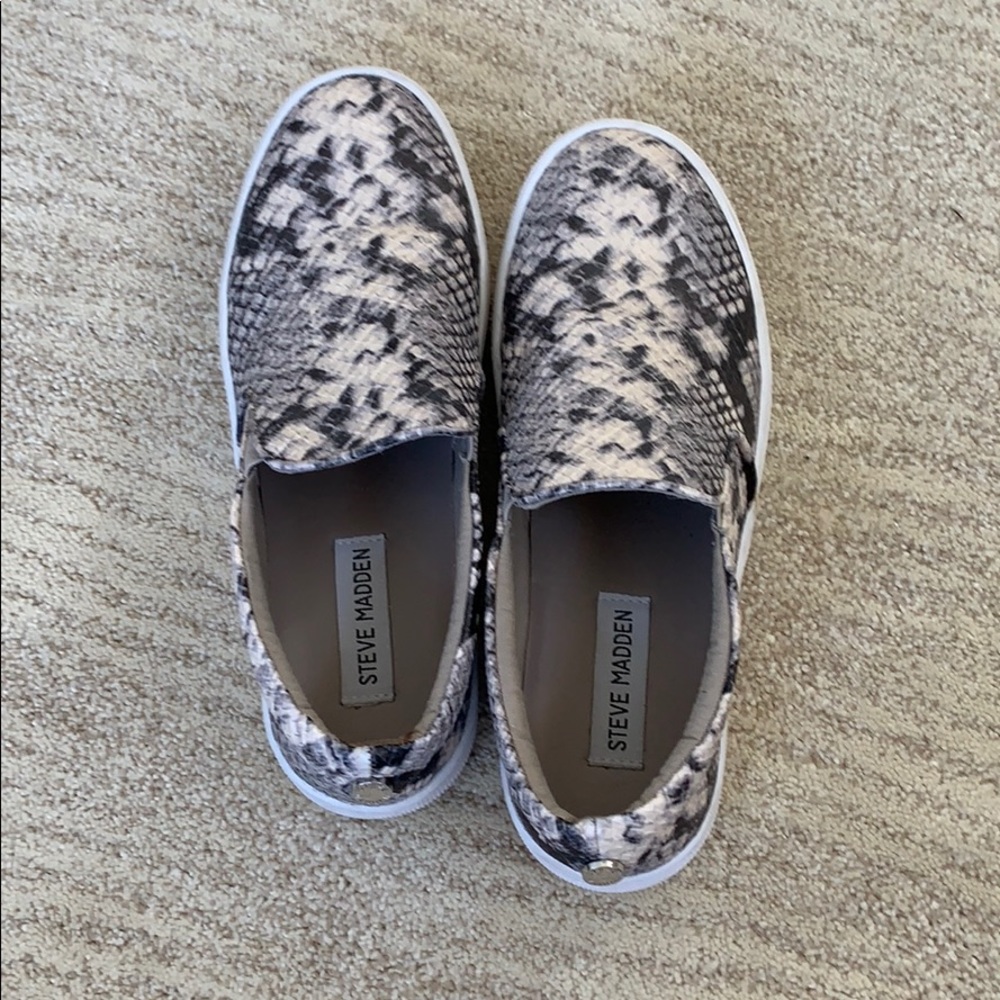 Steve Madden Size 6 Platform Snakeskin Shoes
